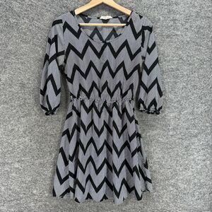 Ladies Code Dress Women M Medium Gray Striped Sheath Short 3/4 Sleeve Casual